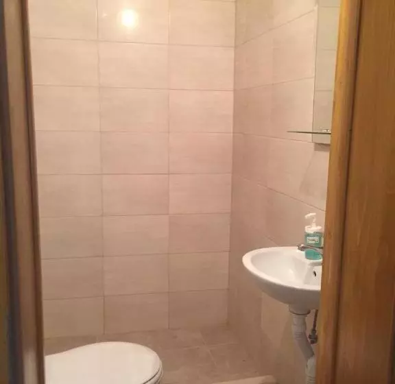 پانسیون Apartment And Rooms Barbaric