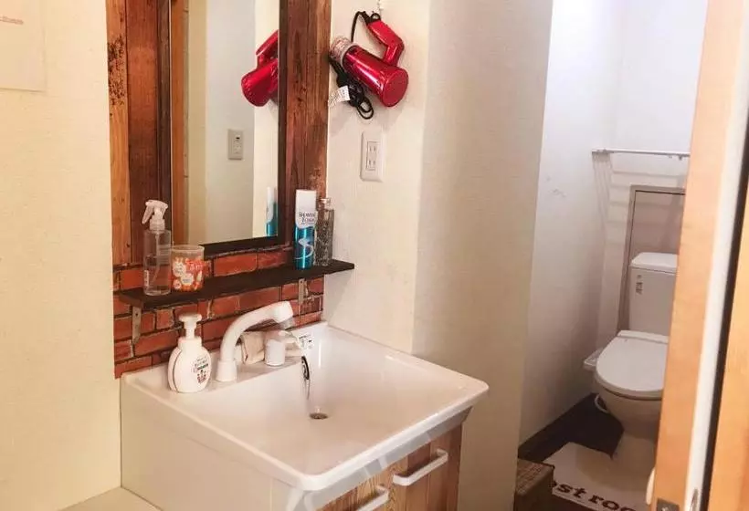 Majatalo Guest House Kutomare