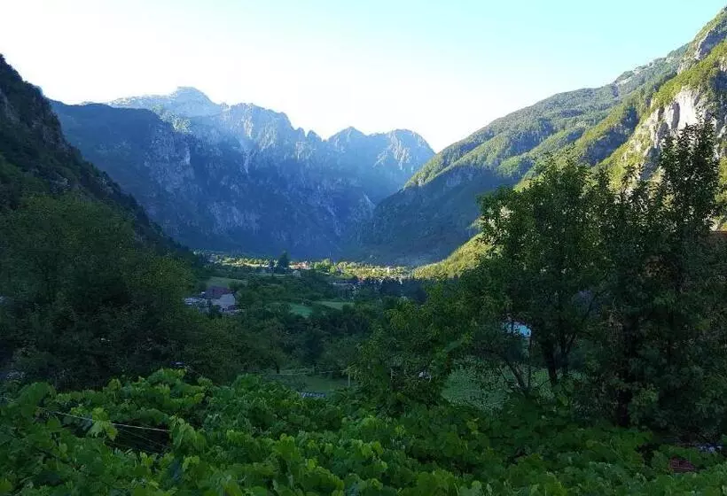 Majatalo Guesthouse Gjin Thana