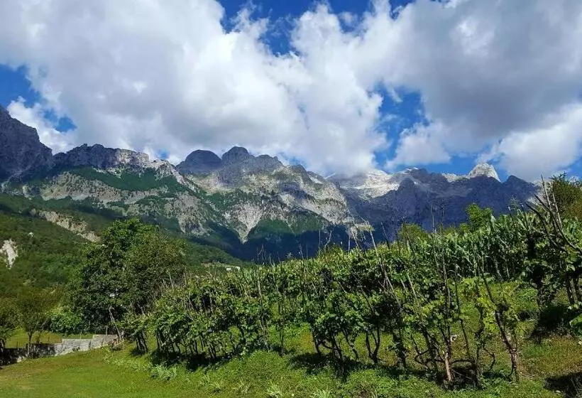 Majatalo Guesthouse Gjin Thana