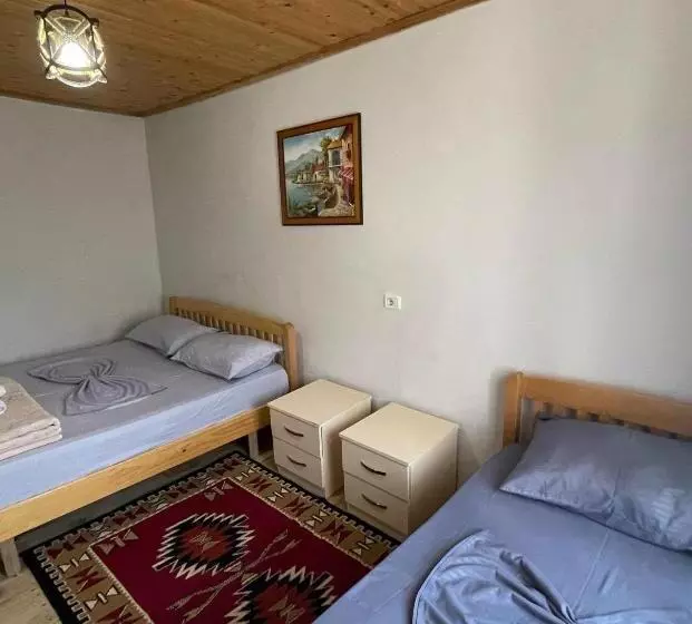 Majatalo Guesthouse Gjin Thana