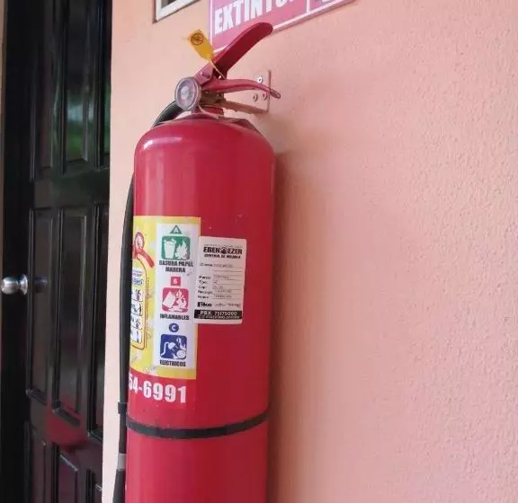 پانسیون Hostal Mariella