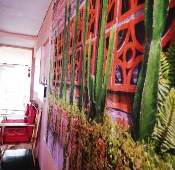 پانسیون Hostal Mariella