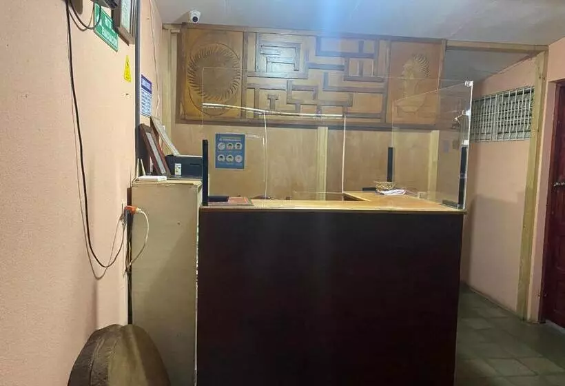 پانسیون Hostal Mariella