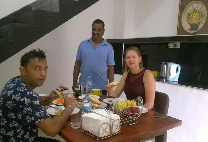 פנסיון Kandy Citylights Residence