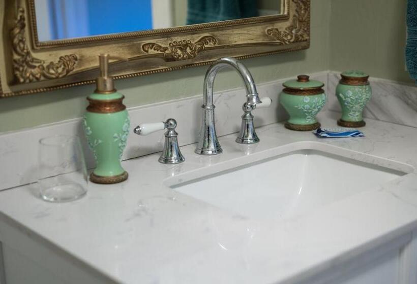 住宿加早餐  Poppy Sister Inn