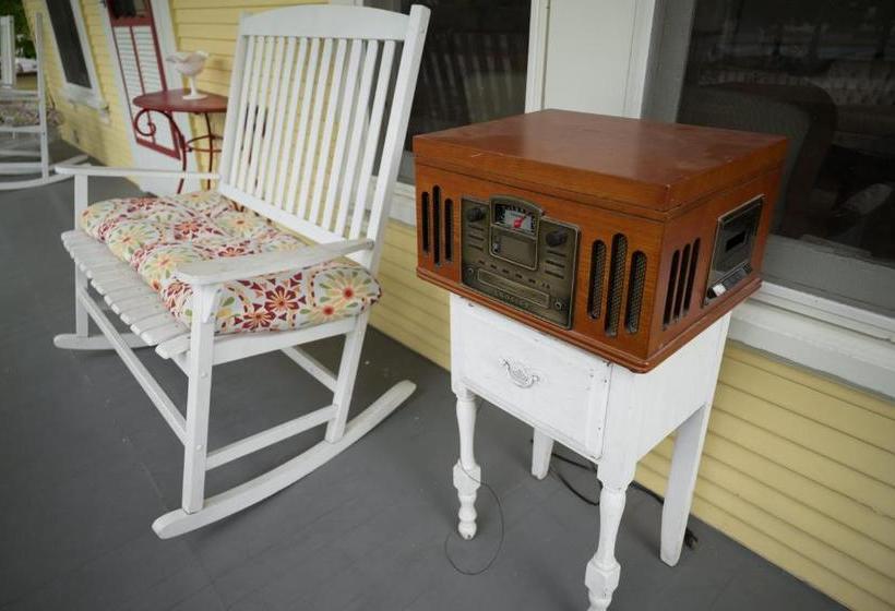 住宿加早餐  Poppy Sister Inn