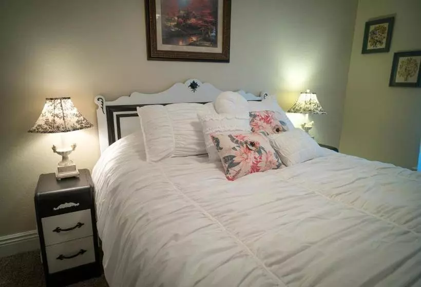 Aamiaismajoitus (B&B) Poppy Sister Inn