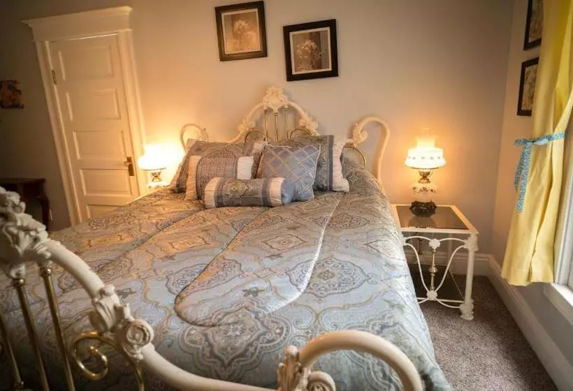 Aamiaismajoitus (B&B) Poppy Sister Inn