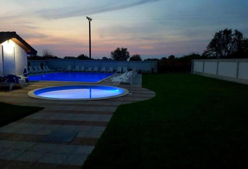 Pensiunea Blue House