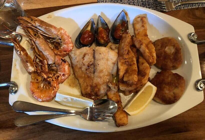 بنسيون Bluesky Arniston Guest House