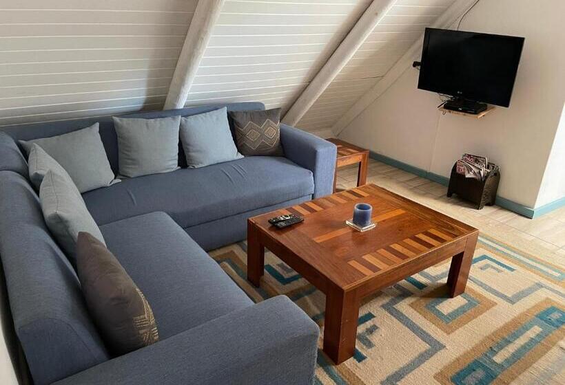 بنسيون Bluesky Arniston Guest House