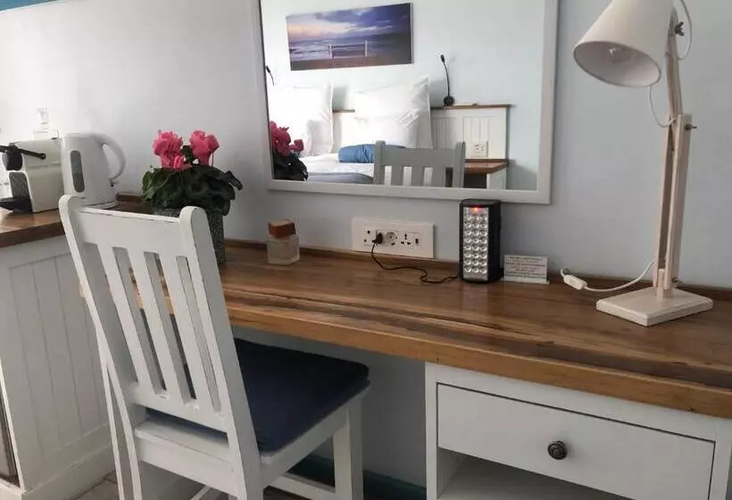 Majatalo Bluesky Arniston Guest House