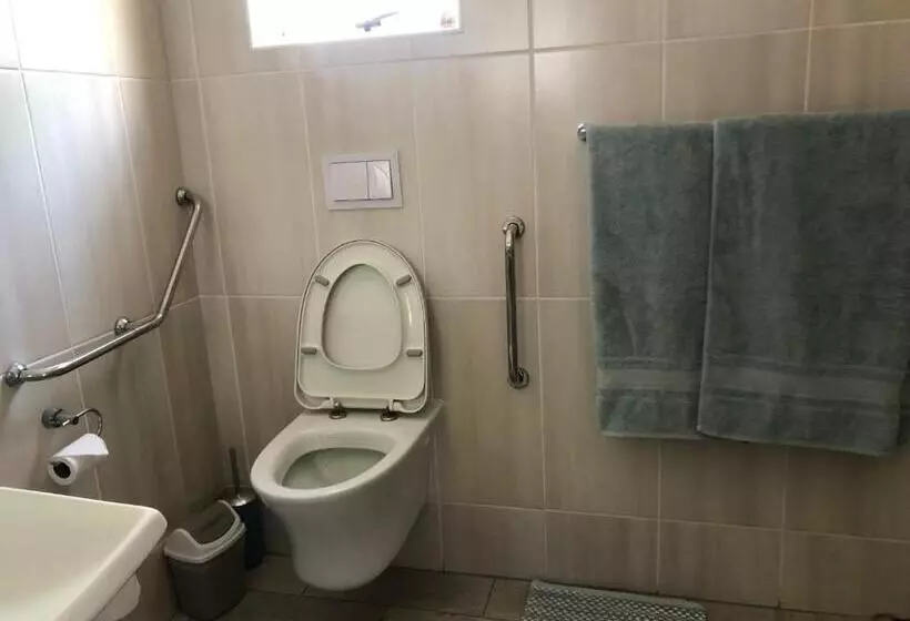 Majatalo Bluesky Arniston Guest House