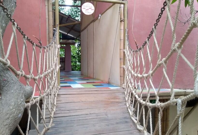 هاستل Kanta Sana