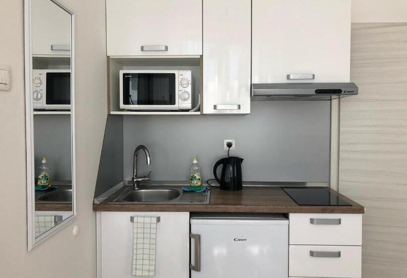 펜션 Apartments & Rooms Nardin