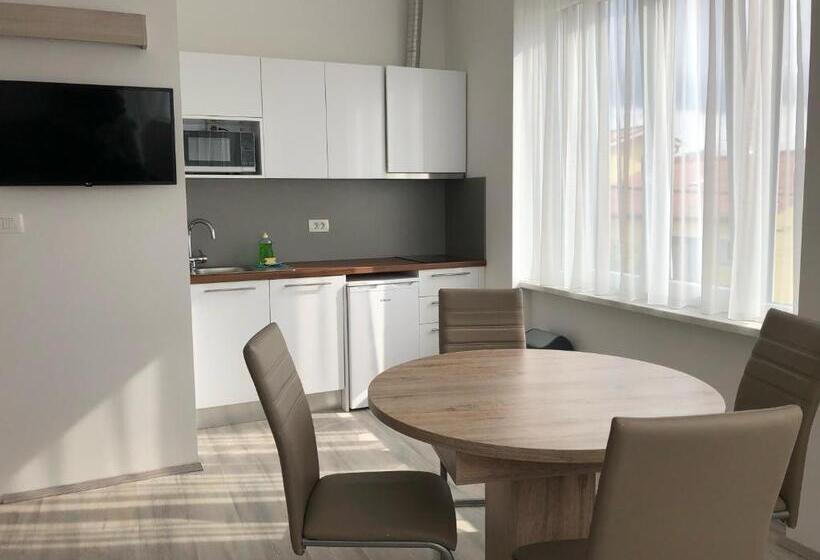 펜션 Apartments & Rooms Nardin