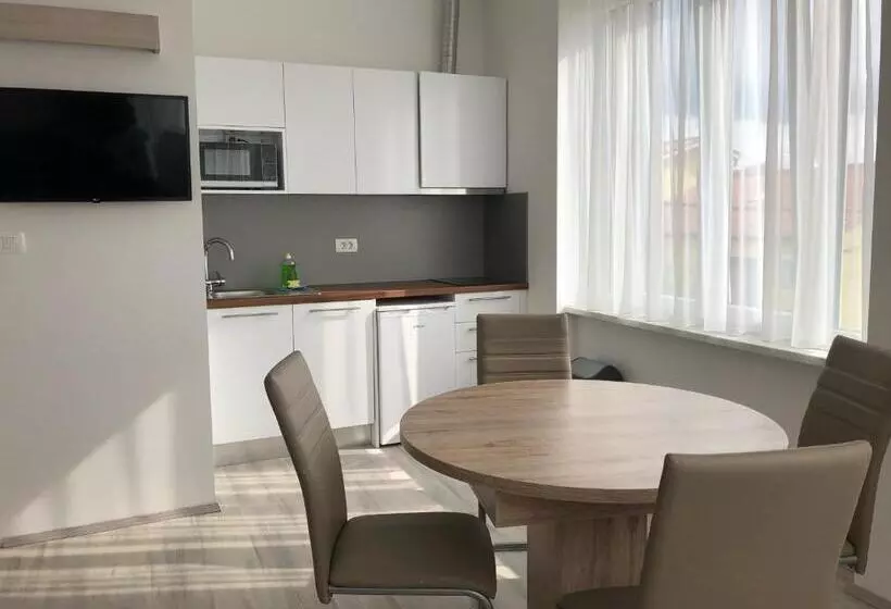 پانسیون Apartments & Rooms Nardin