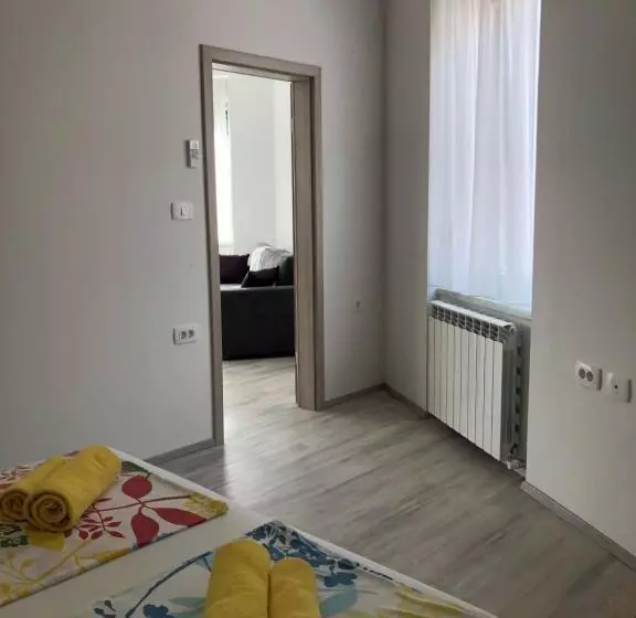 پانسیون Apartments & Rooms Nardin