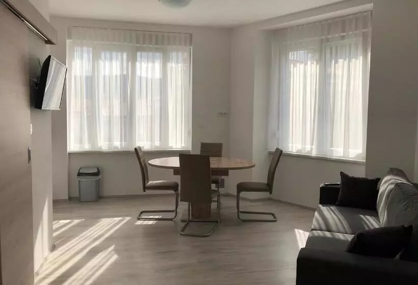 پانسیون Apartments & Rooms Nardin