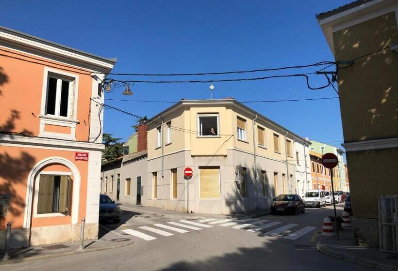 펜션 Apartments & Rooms Nardin