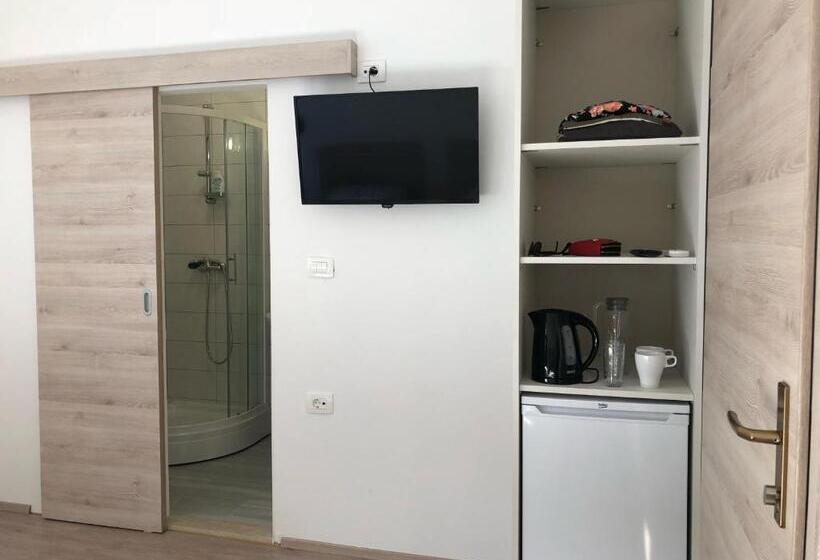 펜션 Apartments & Rooms Nardin