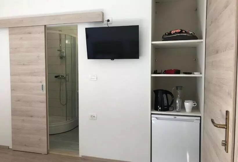 پانسیون Apartments & Rooms Nardin