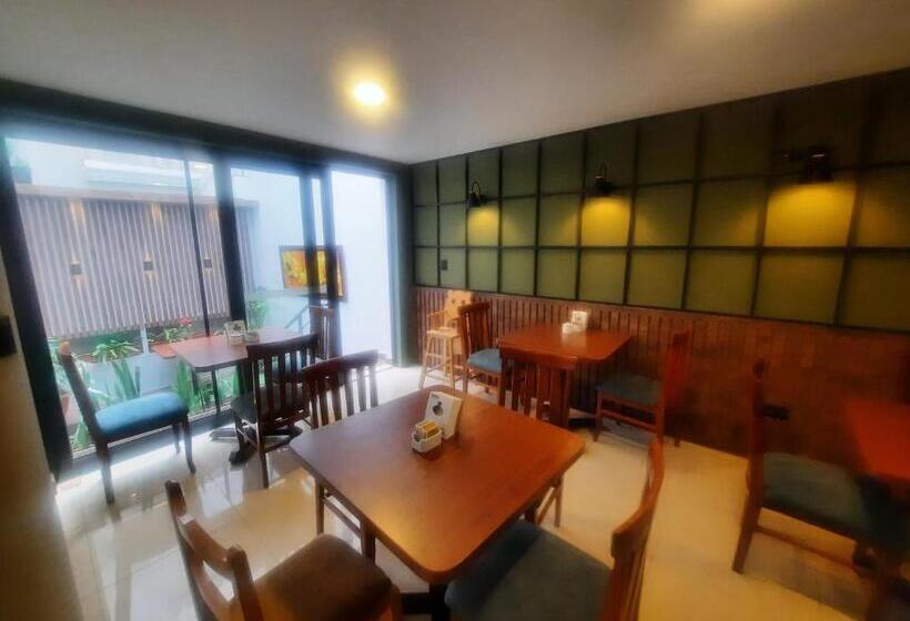 פנסיון Bella Aqp