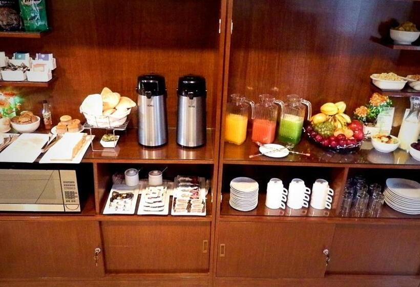 פנסיון Bella Aqp