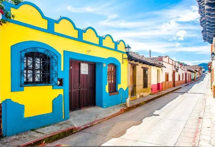 ペンション Corazón Corteza