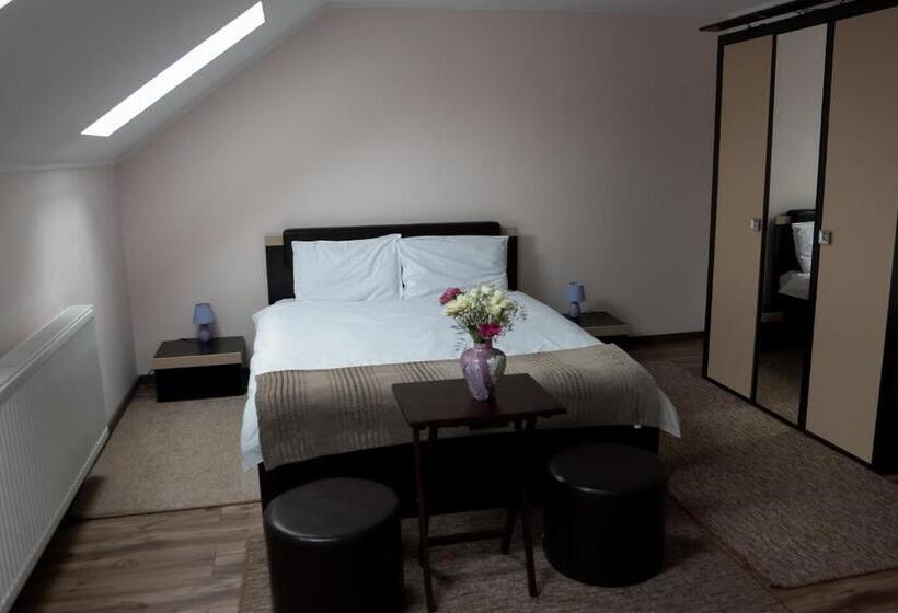 پانسیون Step Inn