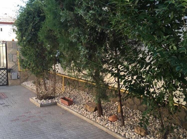 پانسیون Step Inn