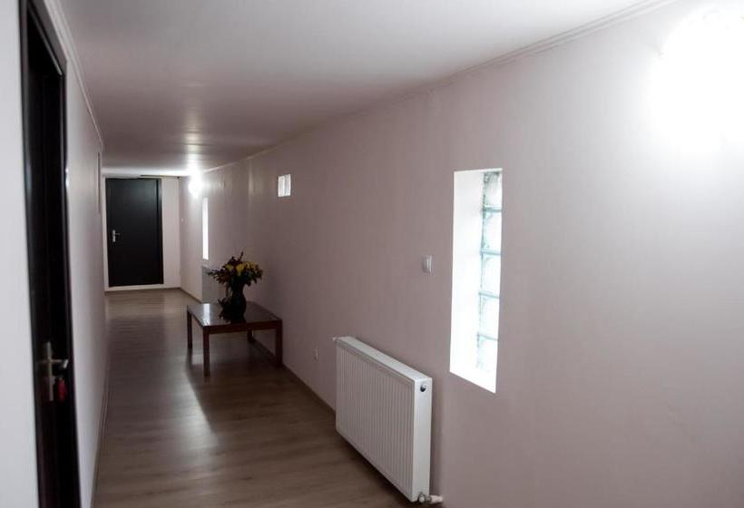 پانسیون Step Inn