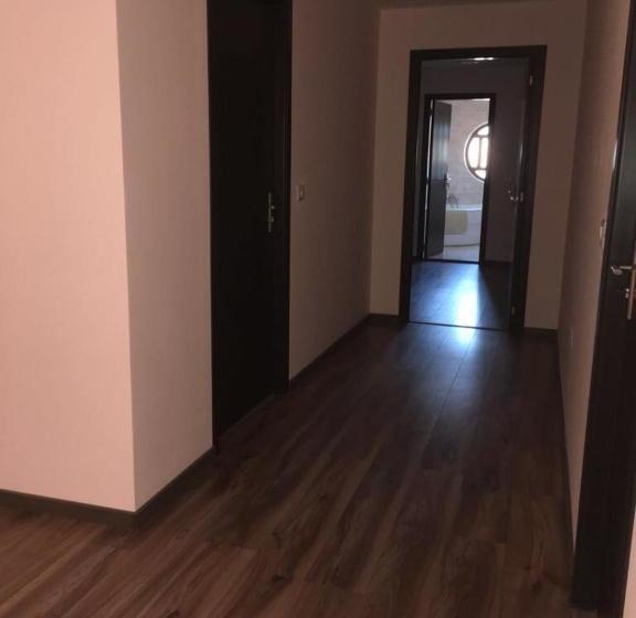 پانسیون Step Inn