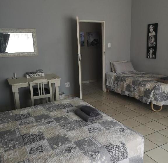 펜션 Africas Eden Too