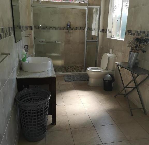 펜션 Africas Eden Too