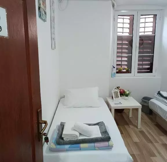 پانسیون Guesthouse Bit Accommodation