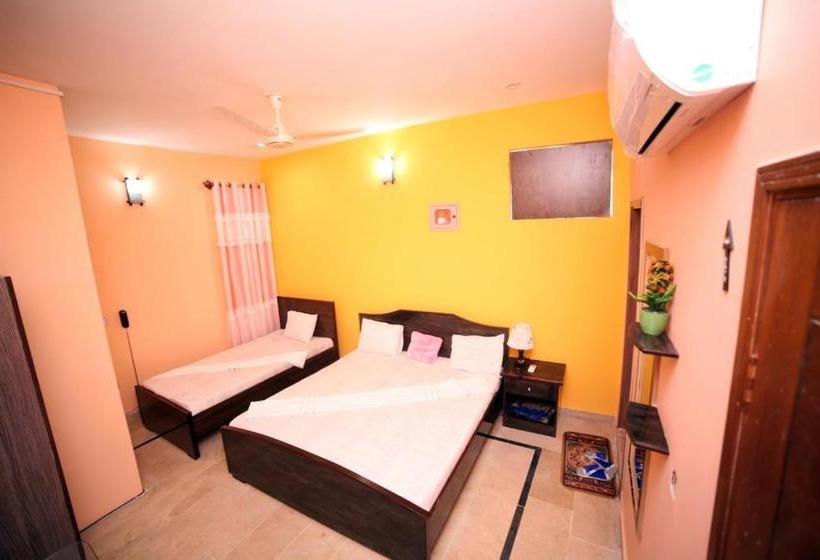 پانسیون Season Inn