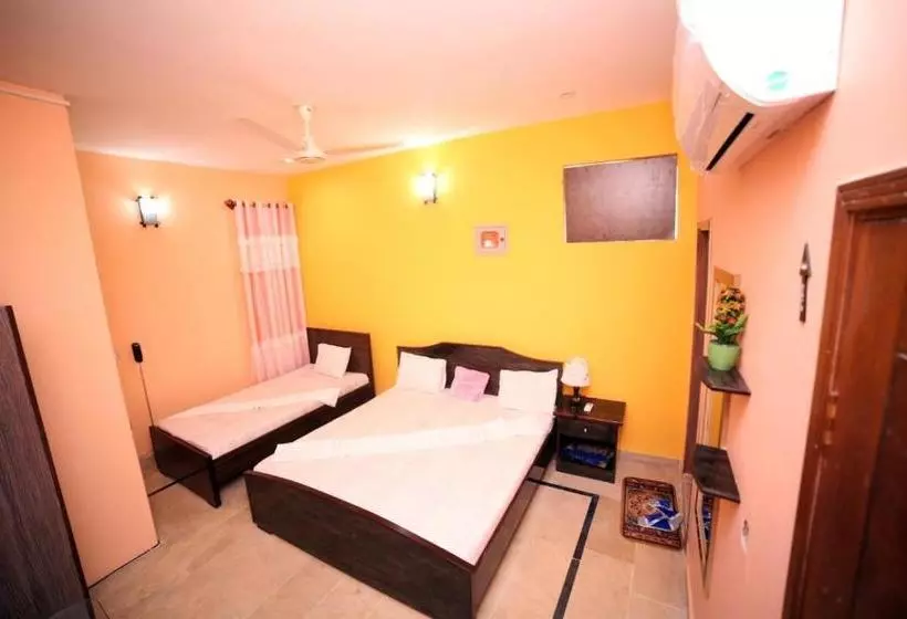 پانسیون Season Inn