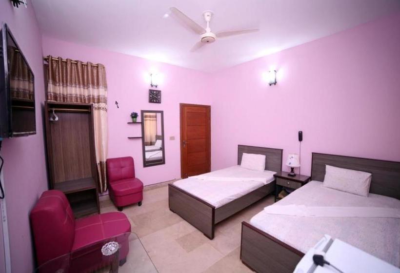 پانسیون Season Inn