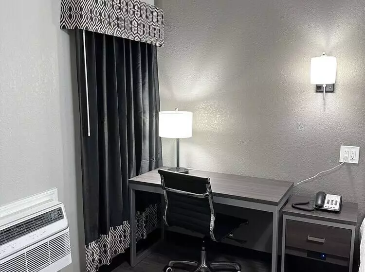 Sleepy Traveler Motel