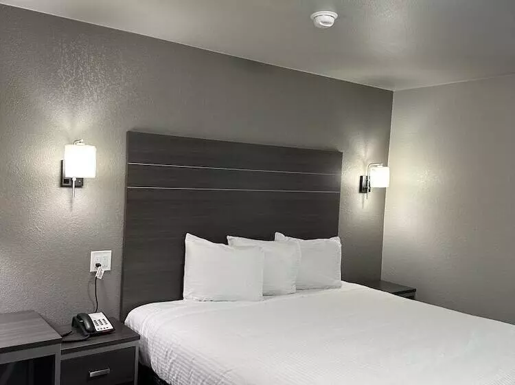 Sleepy Traveler Motel