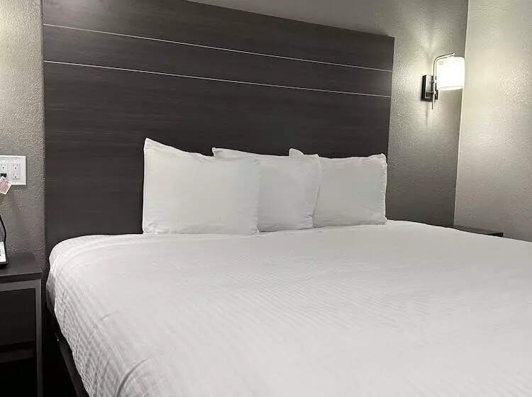 Sleepy Traveler Motel