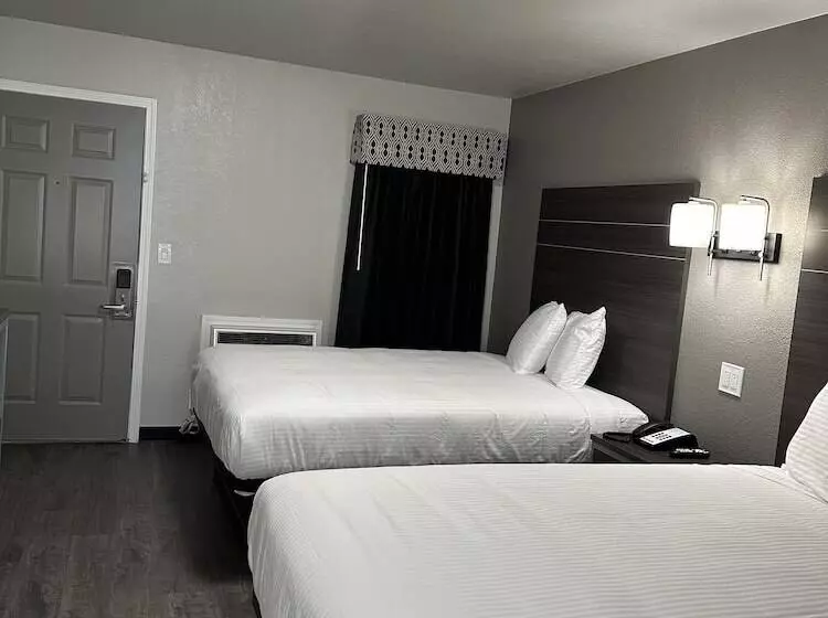 Sleepy Traveler Motel