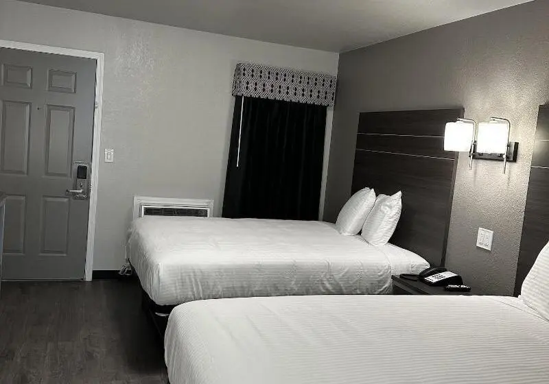 Sleepy Traveler Motel