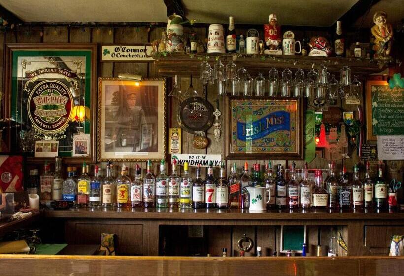 호스텔 Jimmy Oconnor's Windham Mtn Inn