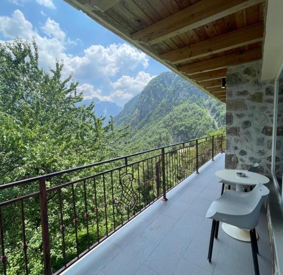 Thethi Paradise Hotel & Restaurant