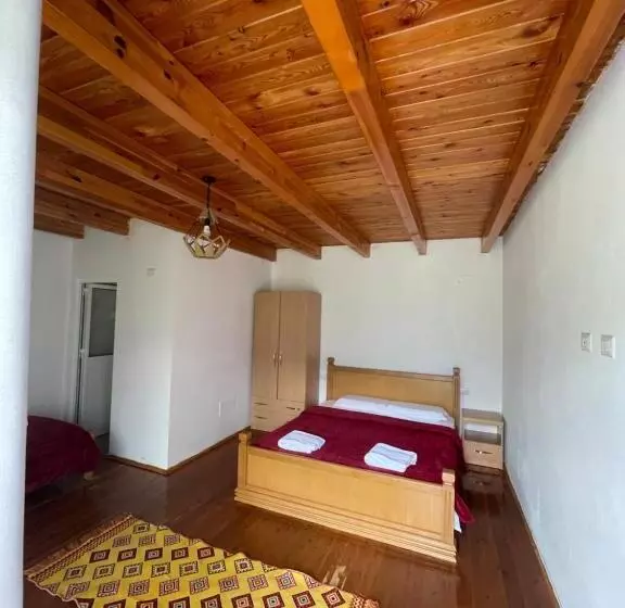 Thethi Paradise Hotel & Restaurant