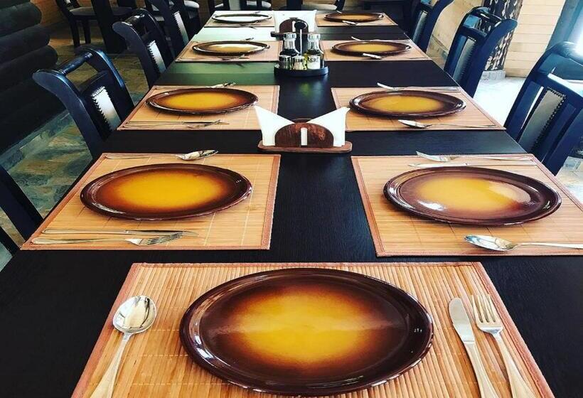 Thethi Paradise Hotel & Restaurant