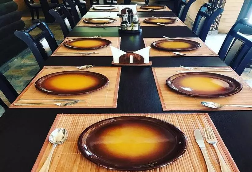 Thethi Paradise Hotel & Restaurant